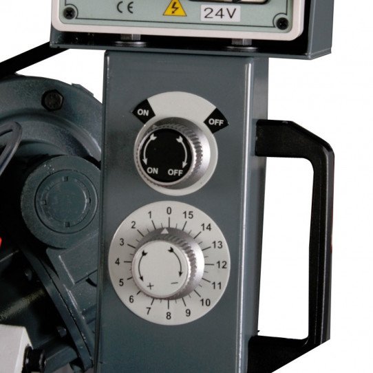 Scie à ruban Optimum S285 DG - 3300285 - Descente par vérin hydraulique, commande en façade Scie à ruban Optimum S285 DG - 3300285 - Descente par vérin hydraulique, commande en façade