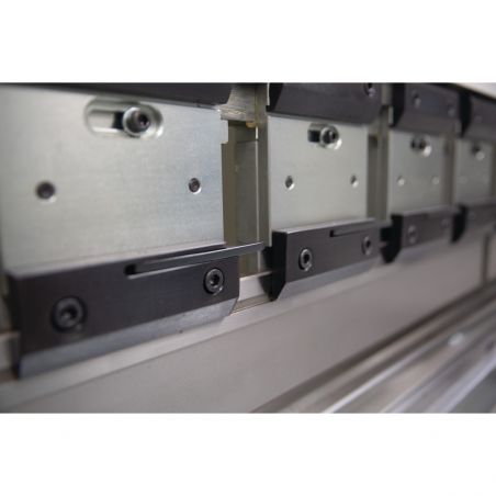 Presse plieuse hydraulique à commande CNC Metallkraft GBP-BASIC S 30100 Presse plieuse hydraulique à commande CNC Metallkraft GBP-BASIC S 30100