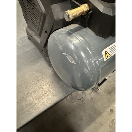Compresseur silencieux 8 bar 6L 120l/min. Blackair 221 OF E - Bonne affaire. Cuve. Vue 2 Compresseur silencieux 8 bar 6L 120l/min. Blackair 221 OF E - Bonne affaire. Cuve. Vue 2