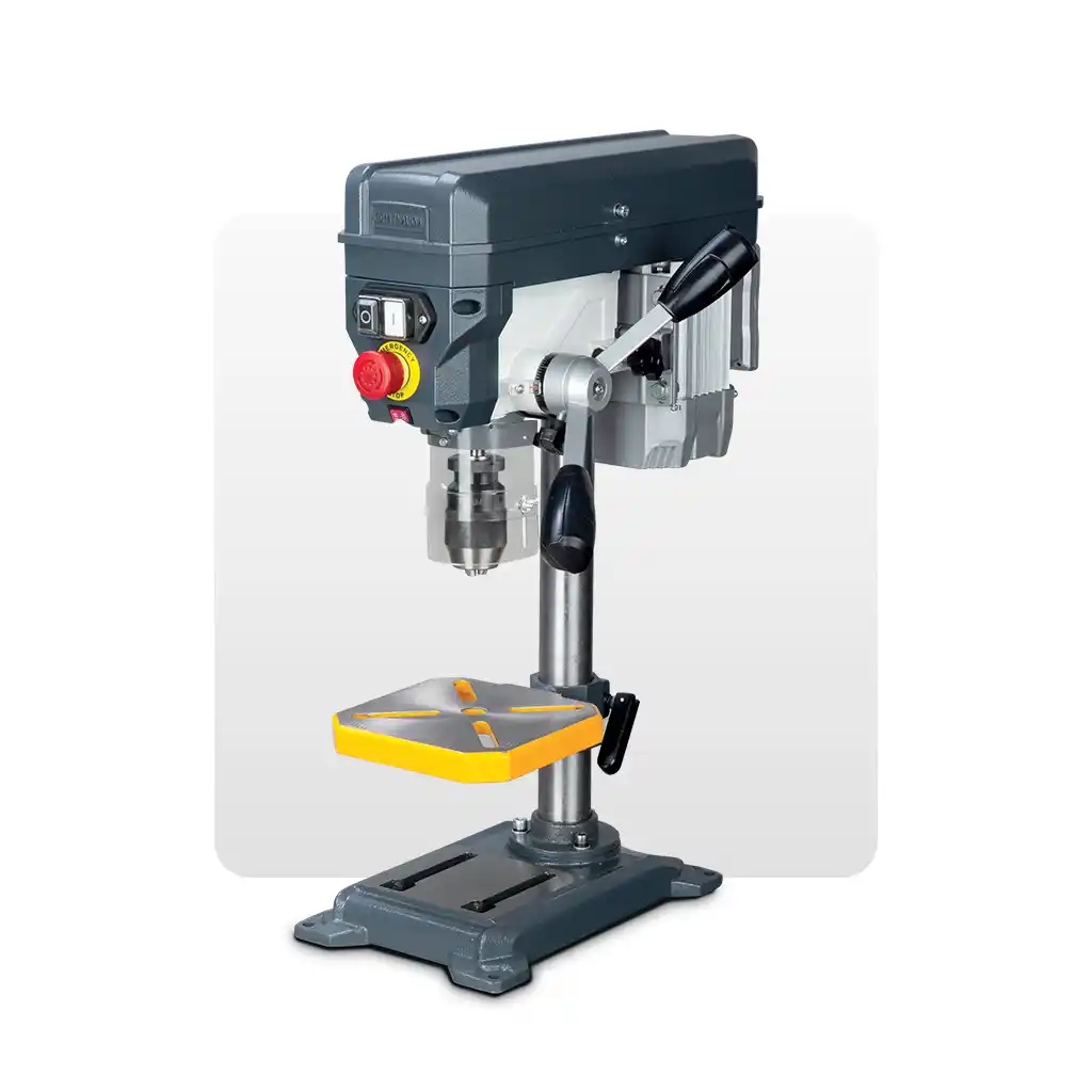 Perceuse d’établi Optimum avec table jaune et protection du mandrin.